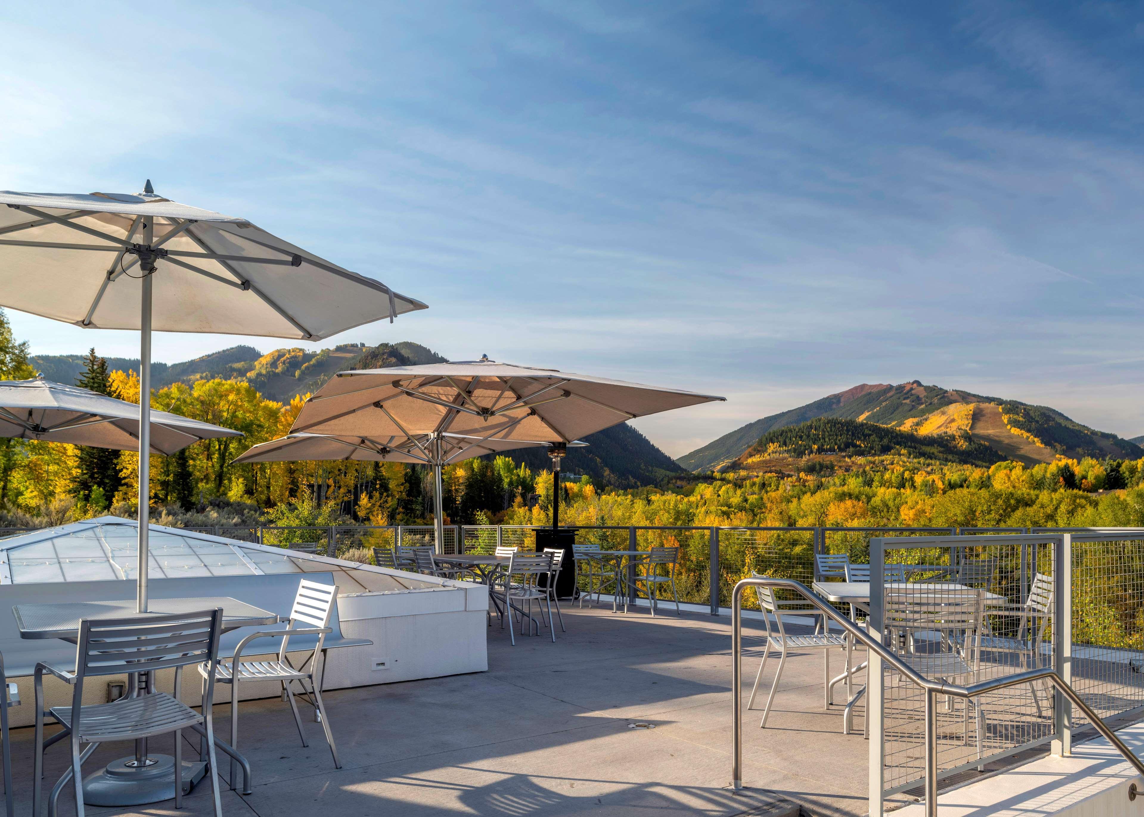 Aspen Meadows Resort Bagian luar foto